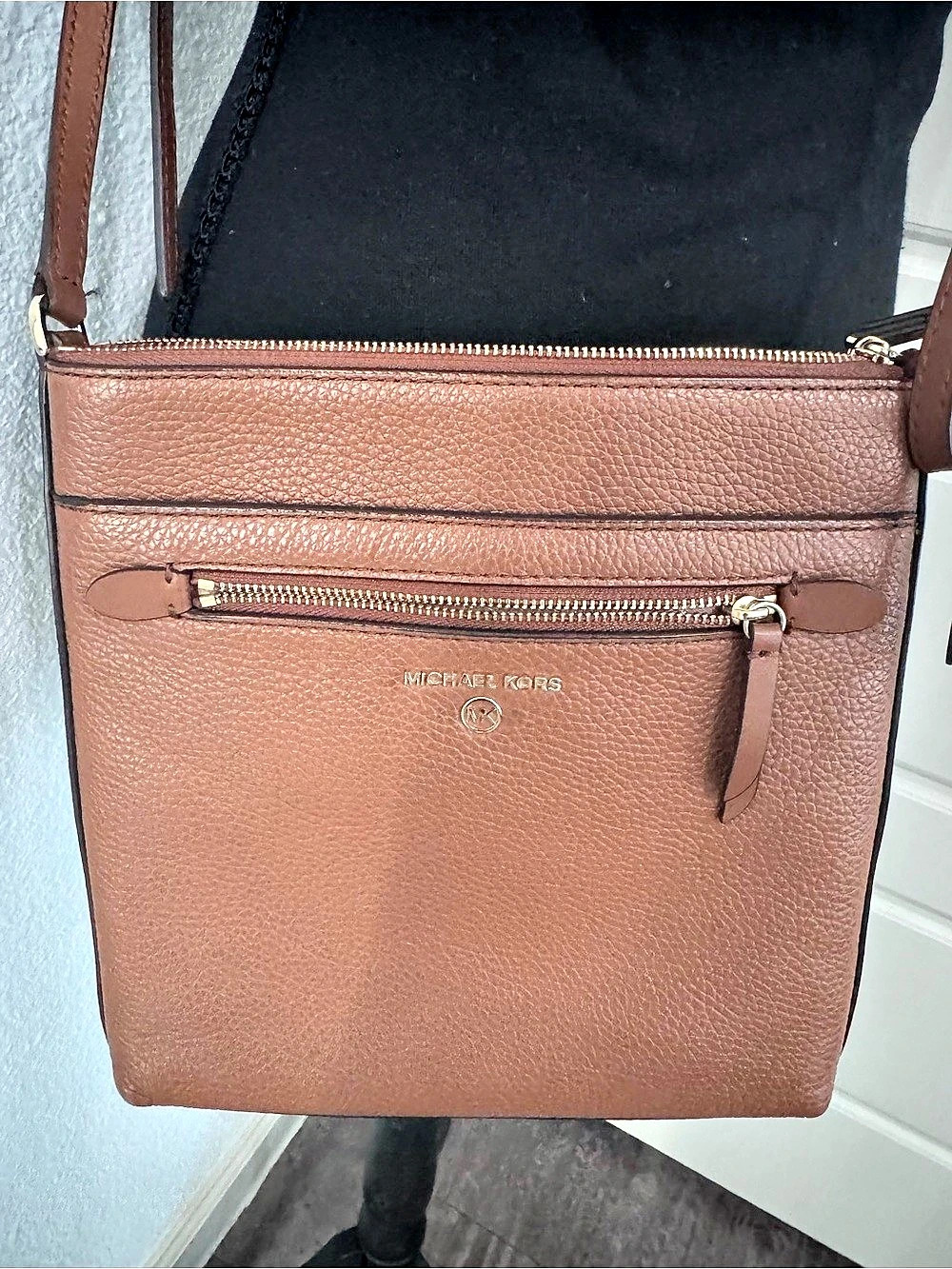 Michael Kors Jet Set Large Pebbled Leather Flat Crossbody Bag Brown - Picture 2 of 7